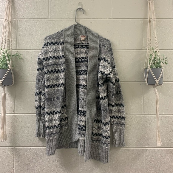 Sweater - Picture 2 of 3